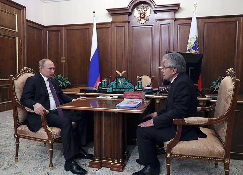 Путин обсудил с главой РАН выборы в академию