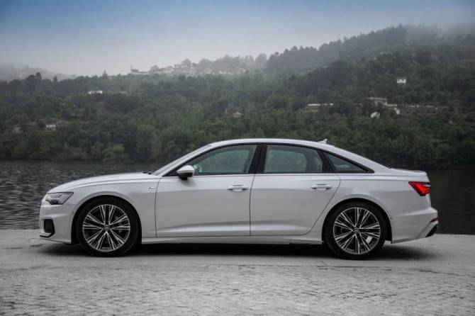 Audi A6 и A7 получат новые двигатели в России