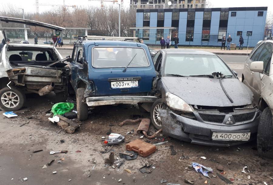 ДТП с пятью машинами произошло на юге Москвы