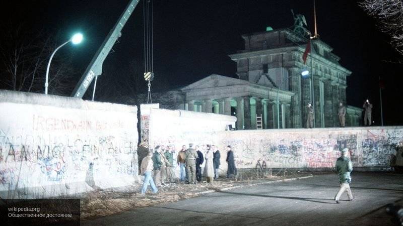 Германия отмечает 30-летие со дня падения Берлинской стены
