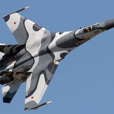 Четыре истребителя Су-35С пополнили авиапарк пилотажной группы "Русские витязи"