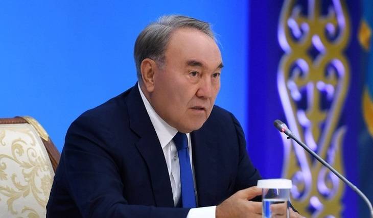 Назарбаев предложил Зеленскому и Путину встретиться в Казахстане