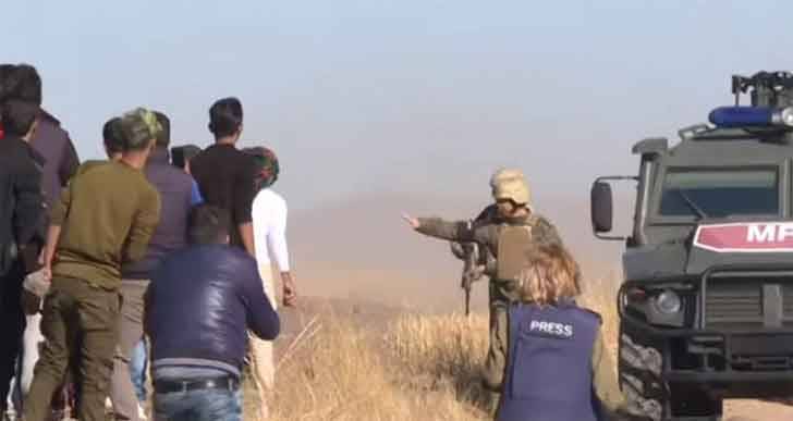 Российская полиция объяснила курдам: «в кого нельзя кидать камнями»