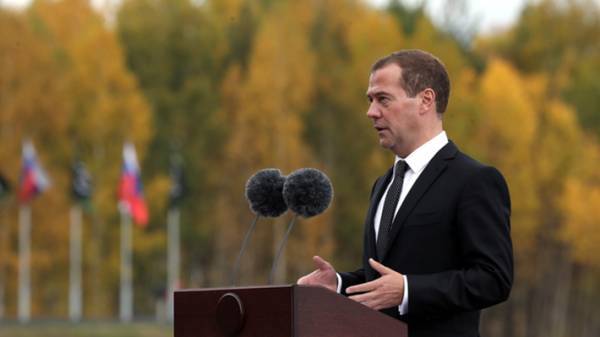 Медведев подписал документ о компенсации для иностранных кинокомпаний, снимающих в России