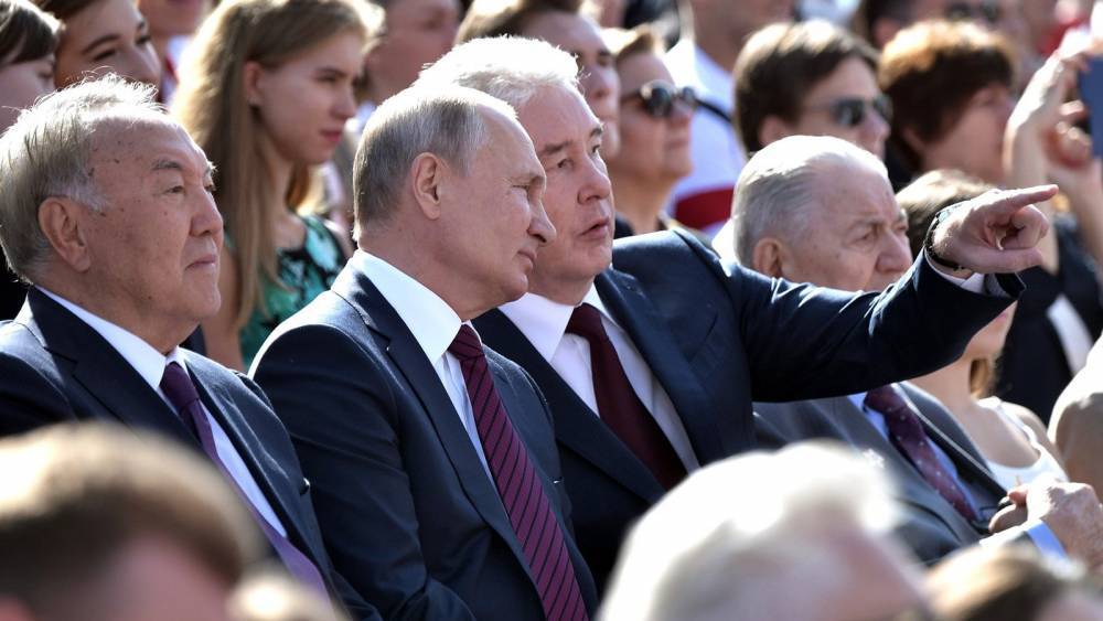 Назарбаев предложил организовать переговоры Путина и Зеленского в Казахстане