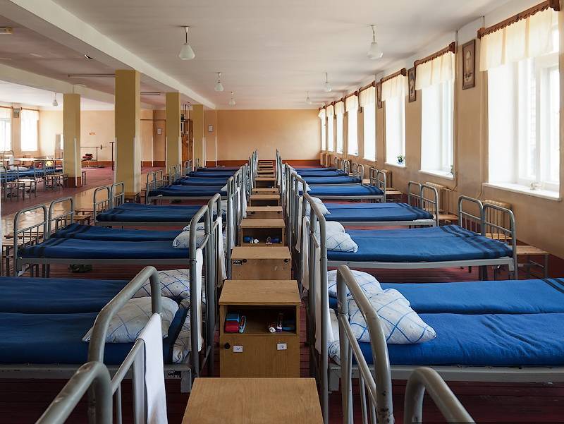 В Тюмени курсант умер от менингита, после этого госпитализировали более 20 учащихся