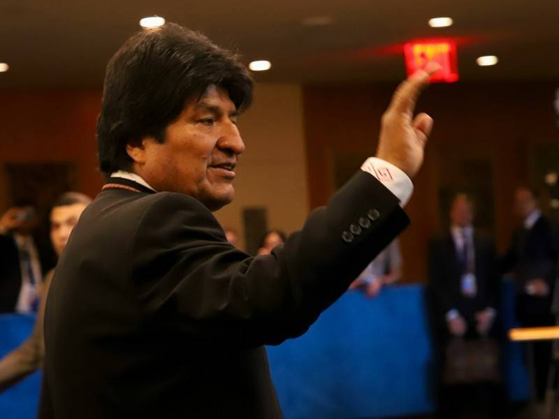 Мексика предоставила политубежище президенту Боливии