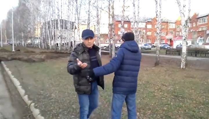 "Дай между ног!": бизнесмен натравил своего девятилетнего сына на журналиста