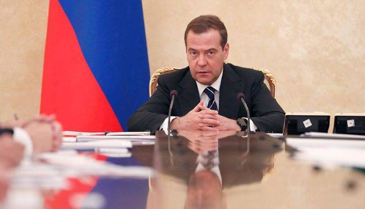 Медведев пригрозил уголовной ответственностью за невыполнение нацпроектов