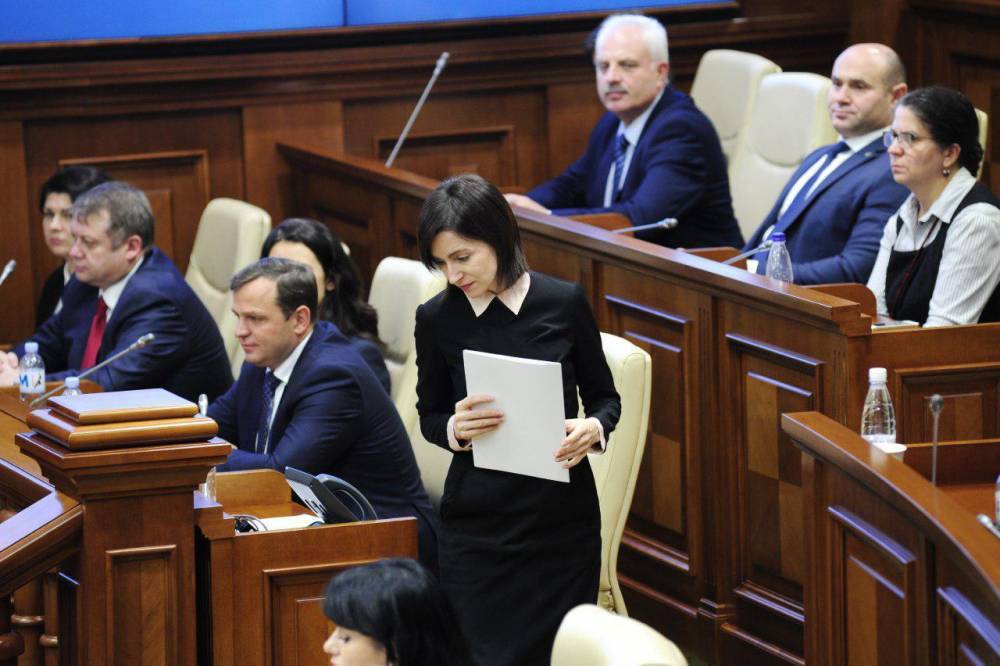 Правительство Молдовы пало «с Плахотнюком в голове»