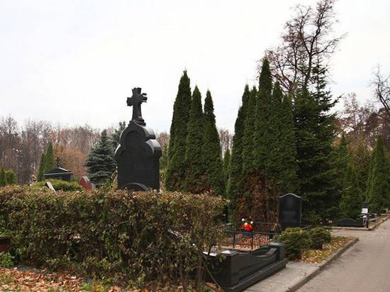 Дочь покойницы скончалась во время панихиды на Троекуровском кладбище