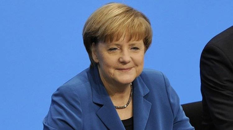 Меркель обсудит с Конте ожидания от работы новой Еврокомиссии