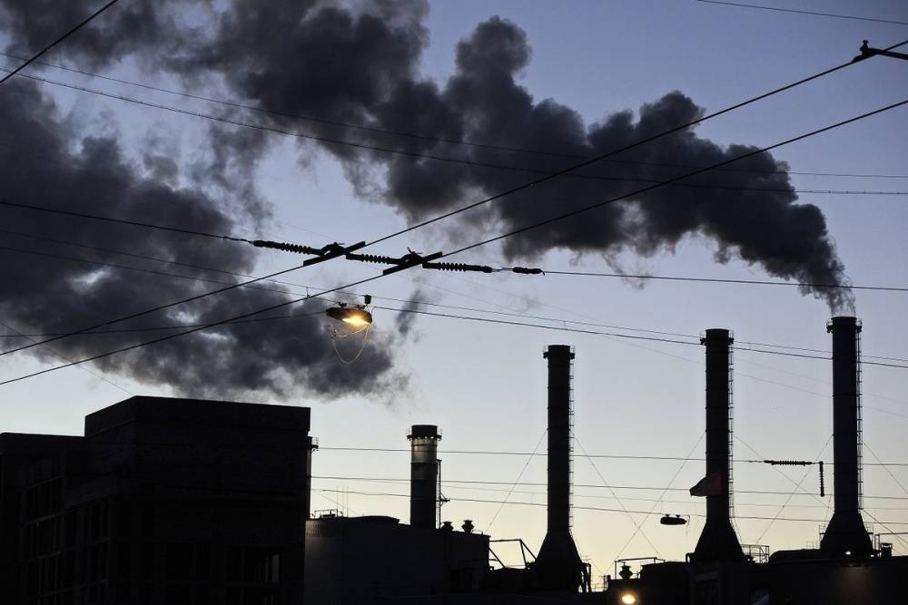Названы города с самым загрязненным воздухом в России