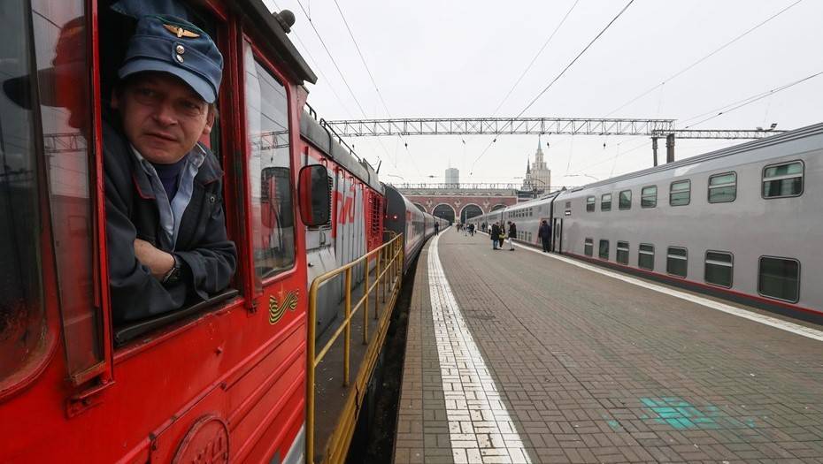 За первые сутки на поезда в Крым выкупили более 5 тыс. билетов