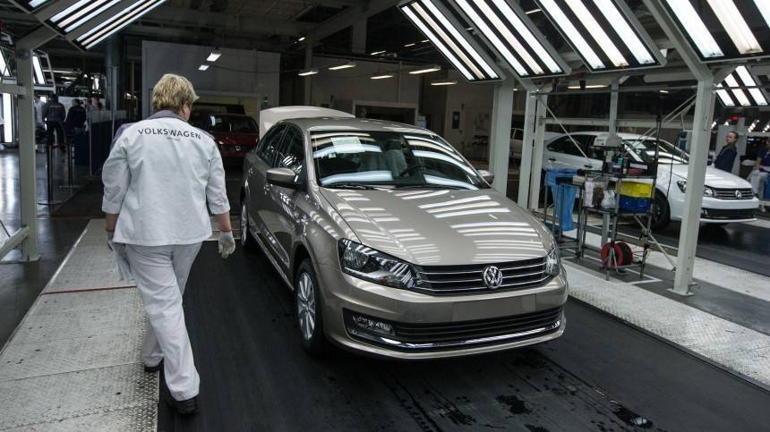 В Германии концерн Volkswagen подозревают в завышении зарплат топ-менеджерам