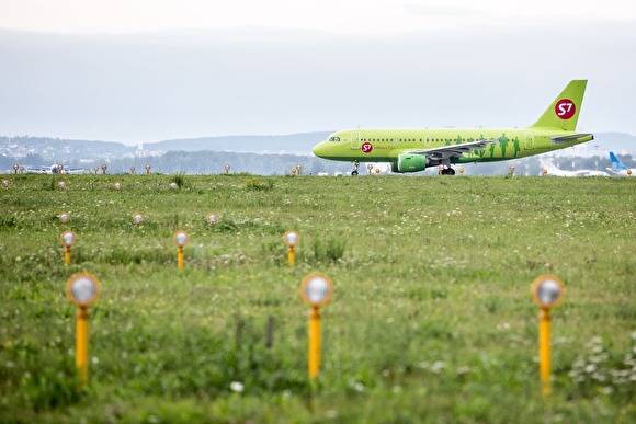 Самолет S7 три раза не смог взлететь в новосибирском аэропорту Толмачево