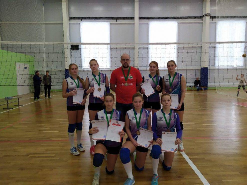 Глазовчанки завоевали бронзу на первенстве Удмуртии по волейболу