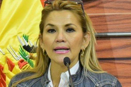Боливийская армия признала Жанин Аньес исполняющей обязанности президента
