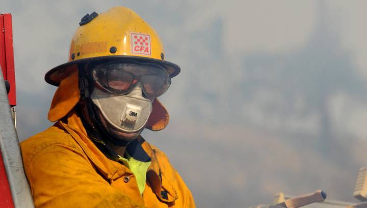 Спасатели Австралии предупредили, что не смогут спасти всех от лесных пожаров
