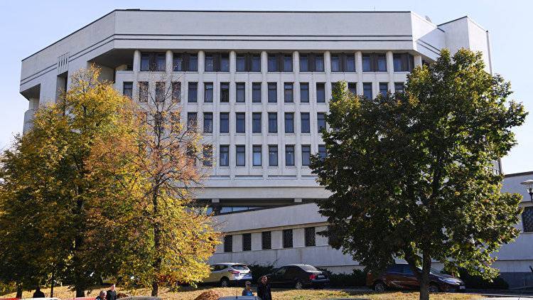 Парламент Крыма согласовал увольнение трех вице-премьеров