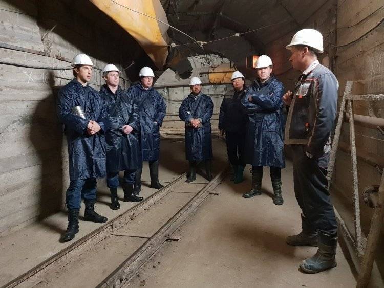 Петербургский метрополитен рассказал о более 200 профессий подземки