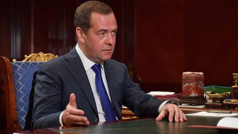 Медведев заявил об уголовной ответственности за нарушения при реализации нацпроектов