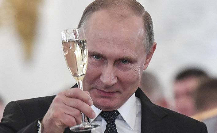 NZZ (Швейцария): Путин наслаждается своей победой над «НАТО со смертью мозга»