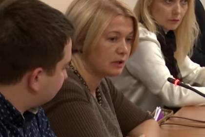 Вакарчук и женщины-депутаты отказались работать из-за секс-скандала