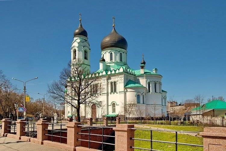 Смольный передаст РПЦ три участка под строительство храмов на юге Петербурга