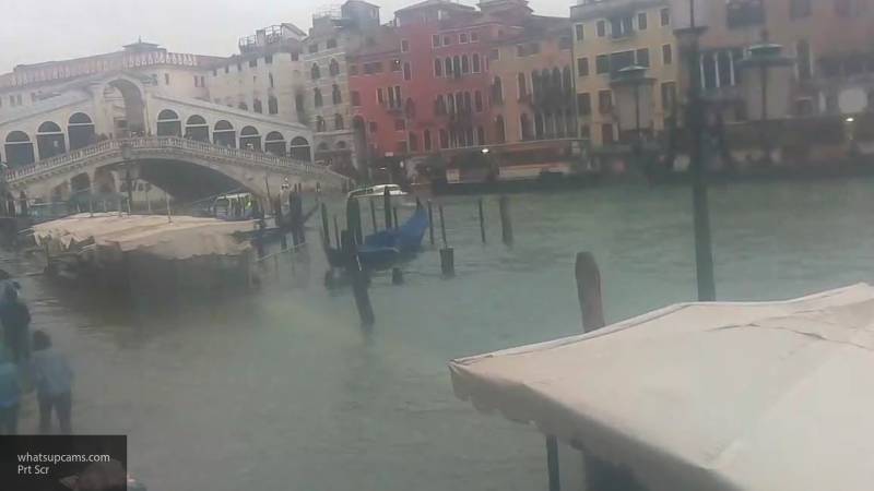 Губернатор Венето Лука Дзайя назвал "апокалиптическим" разорение Венеции из-за потопа