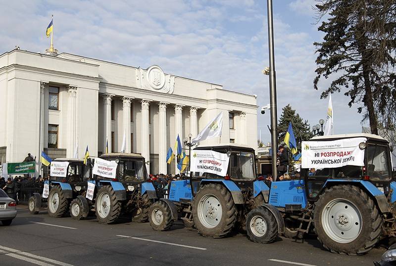 На Украине раздают листовки о пользе от продажи земли иностранцам