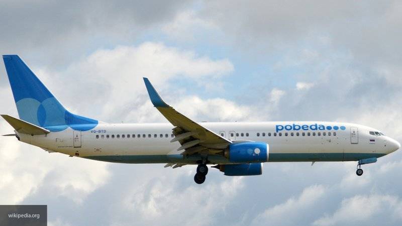 Летевший в Сочи самолет приземлился в Самаре из-за дебошира на борту
