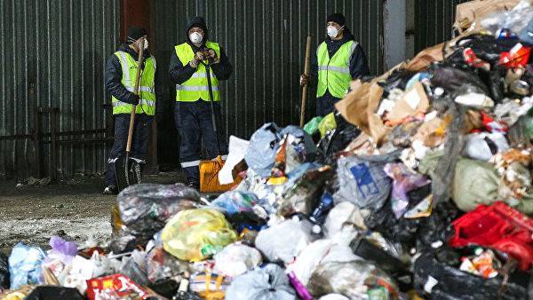 Минприроды назвало 16 регионов в зоне риска прекращения услуги по вывозу мусора