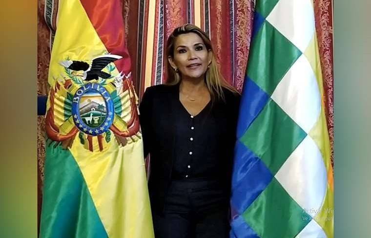 Сенатор Аньес будет исполнять обязанности президента Боливии