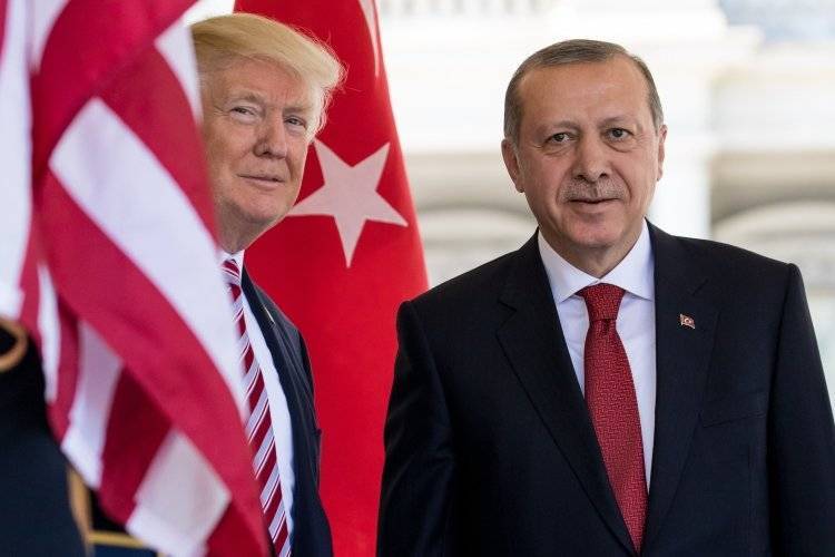 Трамп на встрече с Эрдоганом попытался оправдаться за кражу нефти у Сирии