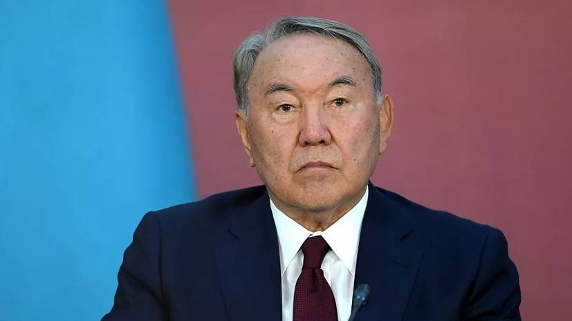 Эксперт оценил идею Назарбаева о встрече в Казахстане Путина и Зеленского