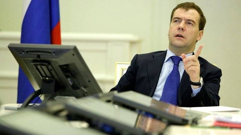 Строительство площадок для санавиации в регионах нужно ускорить, заявил Медведев