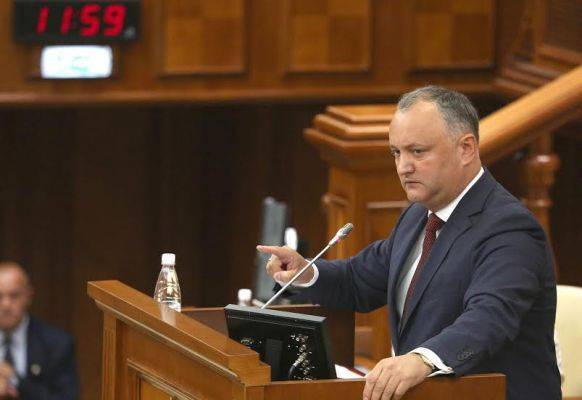 Президент Молдавии считает отставку правительства логичной и неизбежной