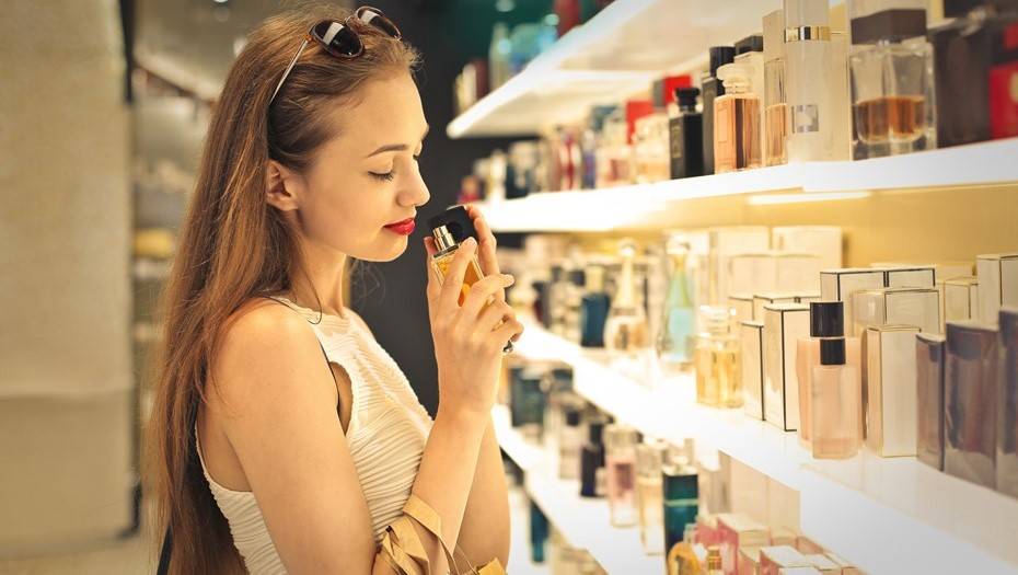 Запах прибыли. Продажи парфюмерии падают на фоне роста серого рынка