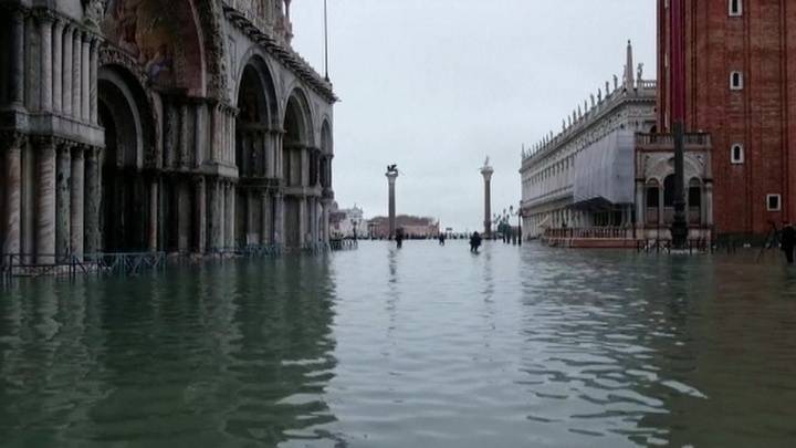 Венеция вздрагивает от сирен и подсчитывает убытки от наводнения