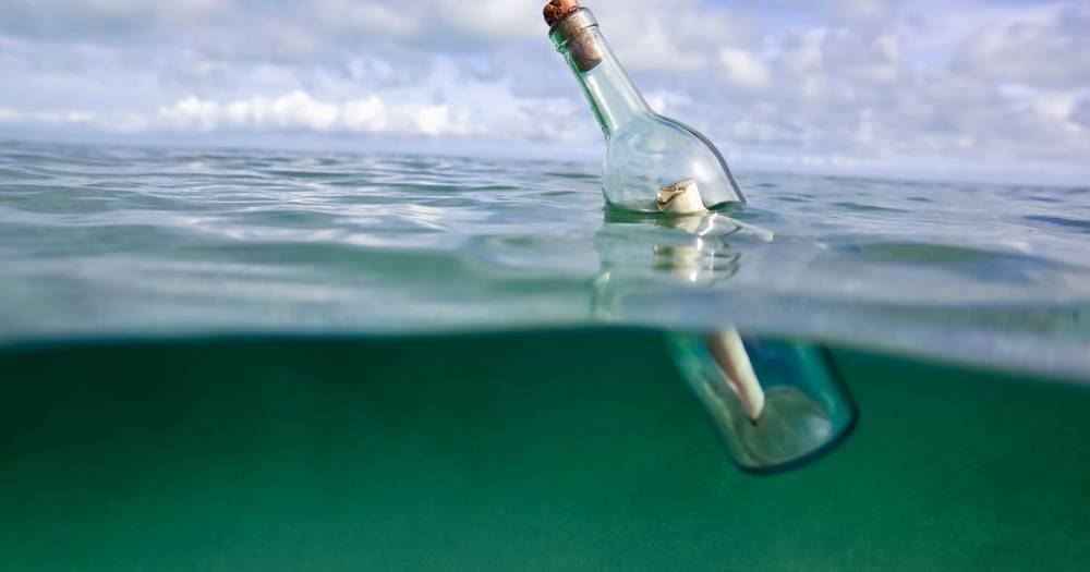 Школьник бросил в океан бутылку с посланием, а через 9 лет получил ответ из Франции
