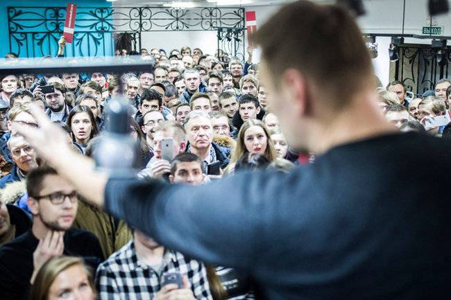 Почему молодежь не&nbsp;пойдет за&nbsp;Навальным
