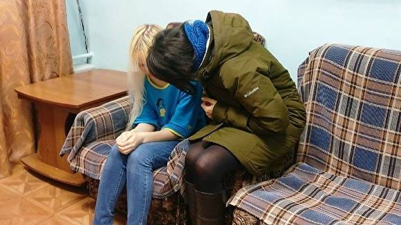На Урале мать 11 лет прятала дома троих детей. И покончила с собой после их побега
