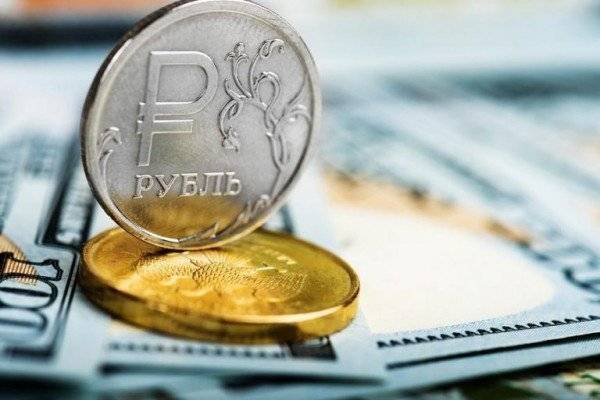 Реальный эффективный курс рубля увеличился на 0,5% в октябре