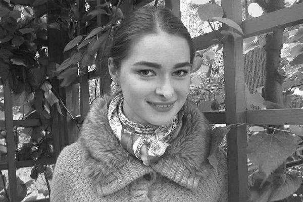Директор школы рассказала о погибшей Анастасии Ещенко