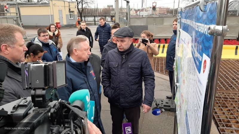 Беглов проверил строительство детсада и поликлинику в Невском районе