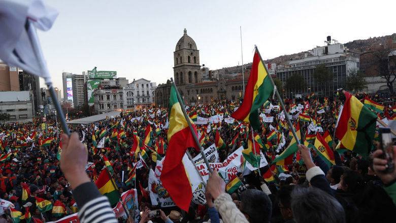 В Боливии протестующие захватили редакции государственных СМИ