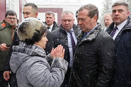 Медведев поручил выделить деньги на решение проблемы с горячей водой на Алтае