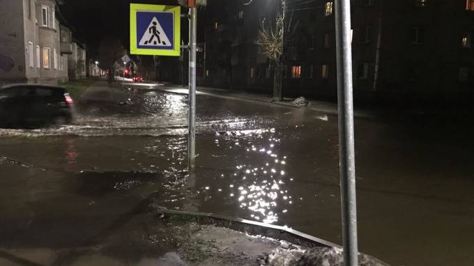 В Кировске несколько улиц оказались под водой