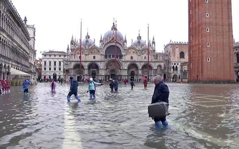 Венеция окончательно ушла под воду (видео)